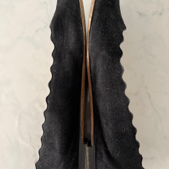 Chloe Lauren Scalloped Leather Ballet Flats - Bergdorf Goodman Chloe Lauren Scalloped Suede Black Flats (Size 39 1/2)